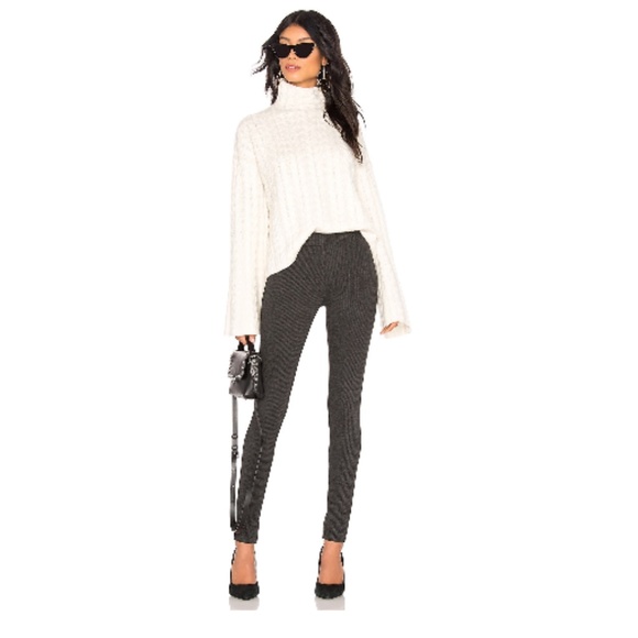 Theory Horseshoe Cable Turtleneck Ivory - Picture 5 of 5